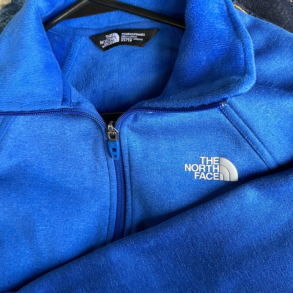 The Northface sweater